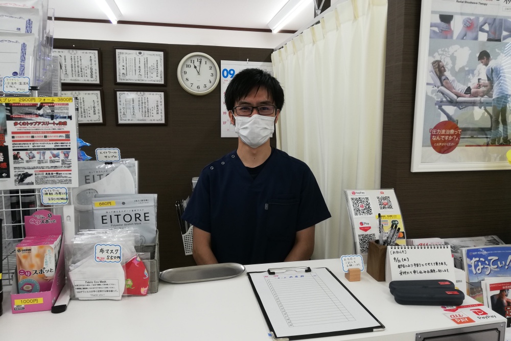 受付の玉手院長